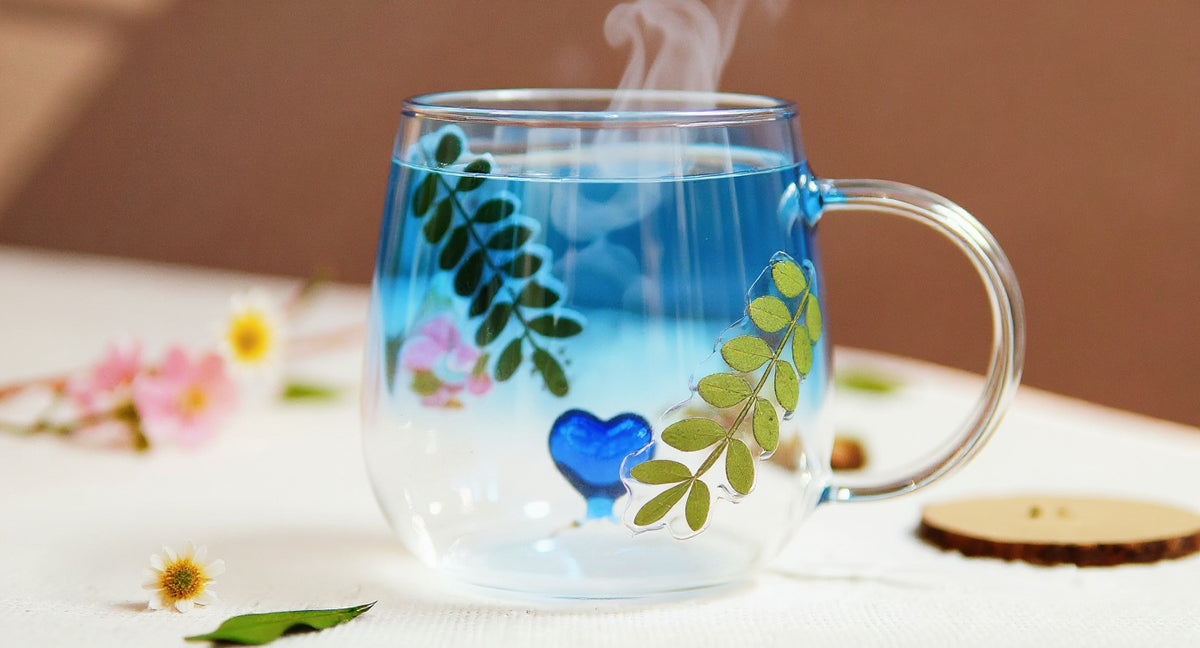 Handmade Pressed Flower Glass Mug 400ml Eco-Friendly Floral Tea Coffee Cup Gift with dried flowers on linen