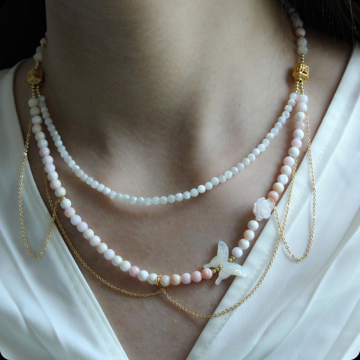 Layered Natural Shell Beaded Necklace - White Butterfly Shell, Gold Chain Elegant Jewelry,handmade Necklace,Wedding Necklace
