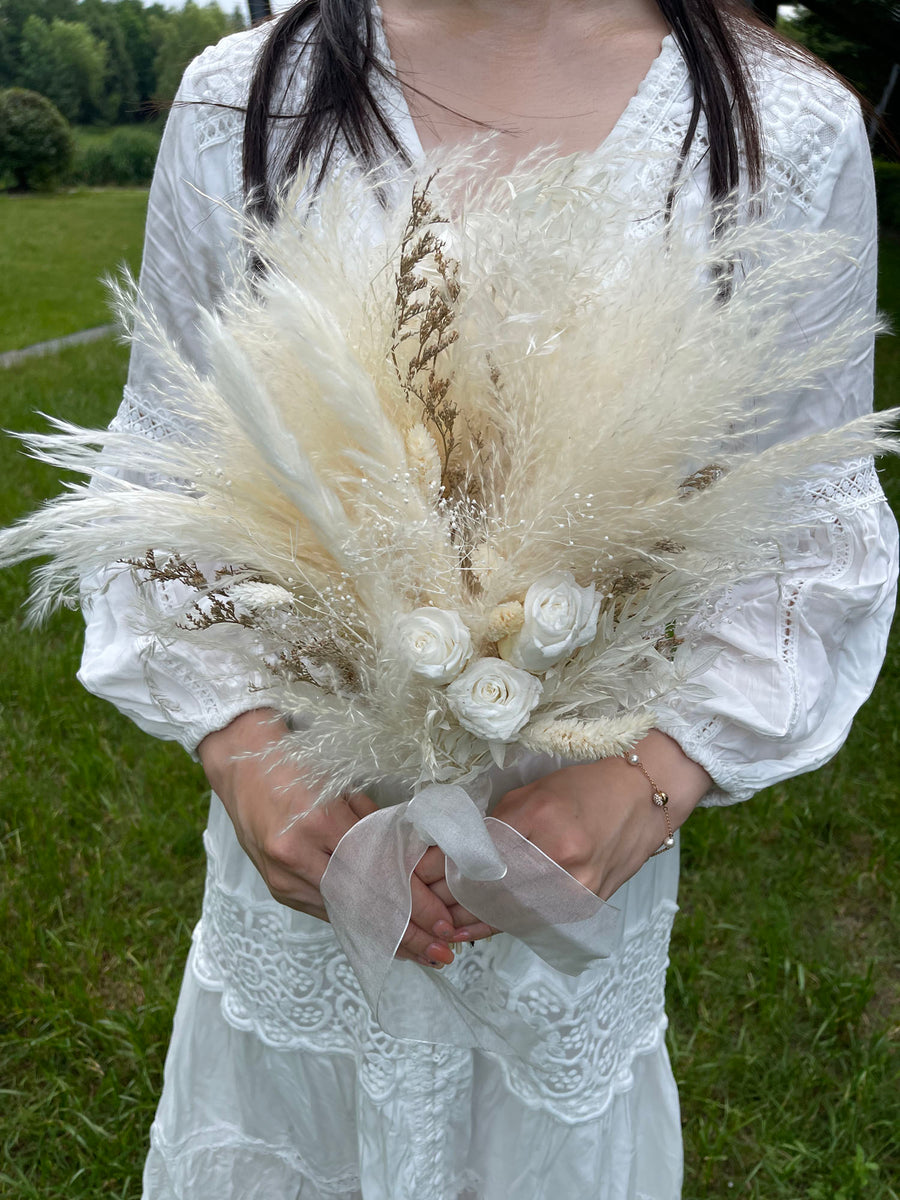 Bridesmaid Bouquets with Pampas Grass and Dried Flowers - Driedflowers Wholesale Pampas Factory Wedding Pampas Bouquets