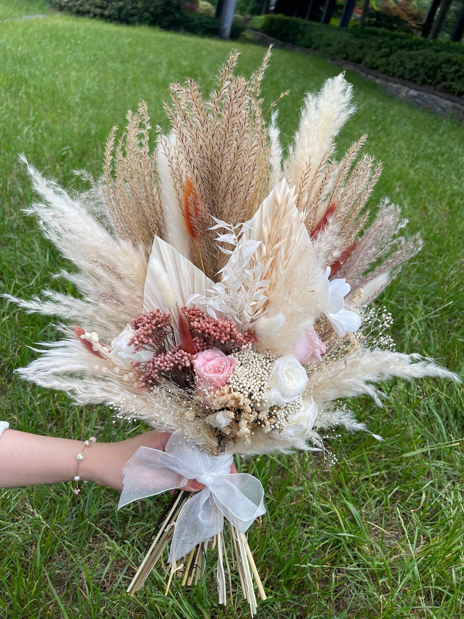 Pampas Grass and Dried Flower Decor for Weddings - Driedflowers Wholesale Pampas Factory Wedding Pampas Bouquets