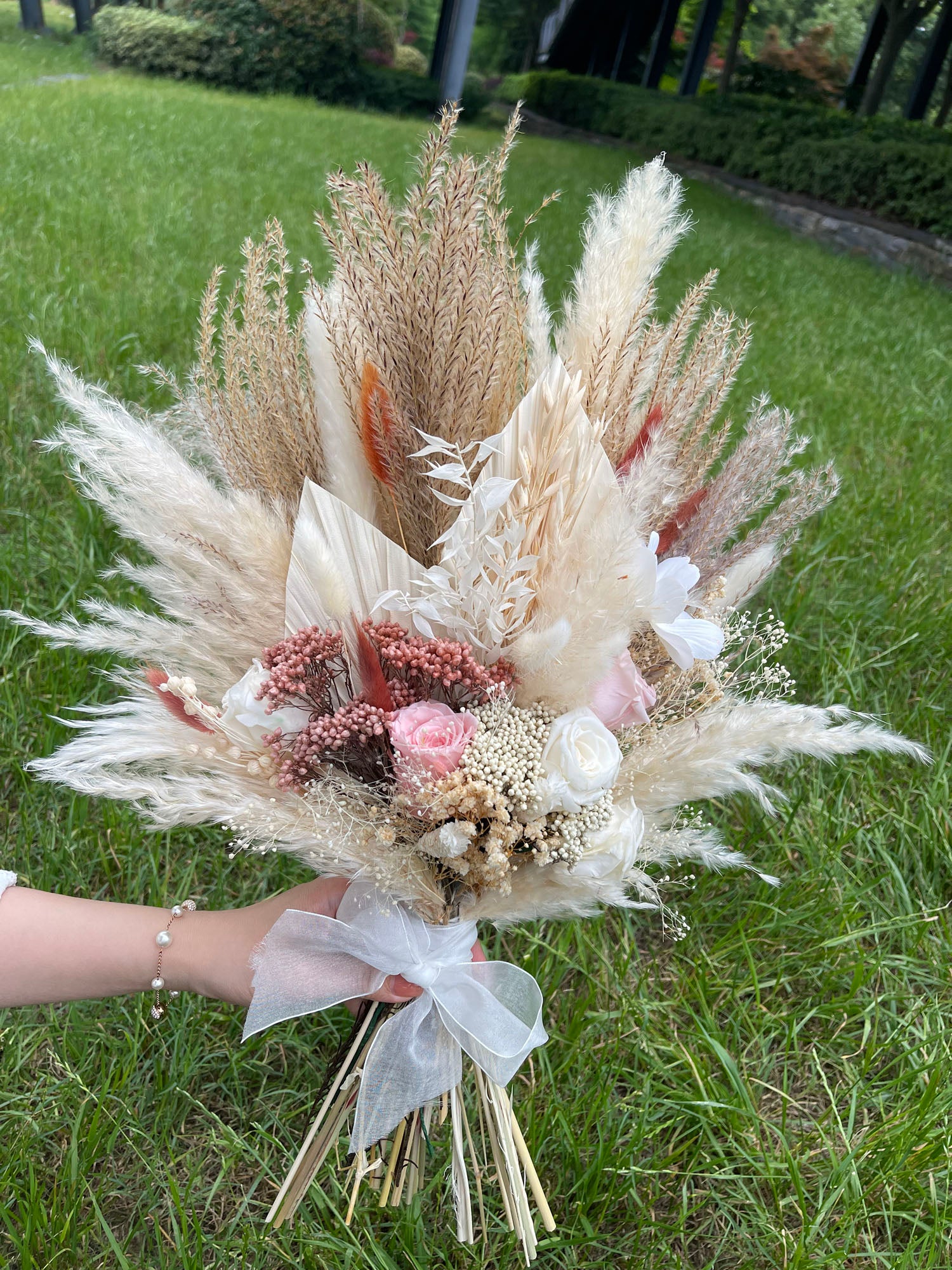 Pampas Grass and Dried Flower Decor for Weddings - Driedflowers Wholesale Pampas Factory Wedding Pampas Bouquets