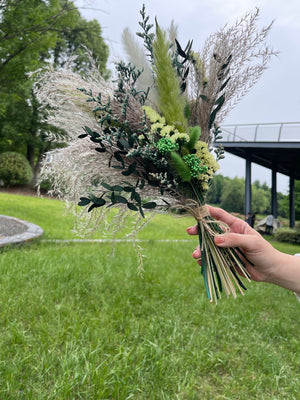 Stylish Pampas Grass Wedding Decor and Bouquets - Driedflowers Wholesale Pampas Factory Wedding Pampas Bouquets