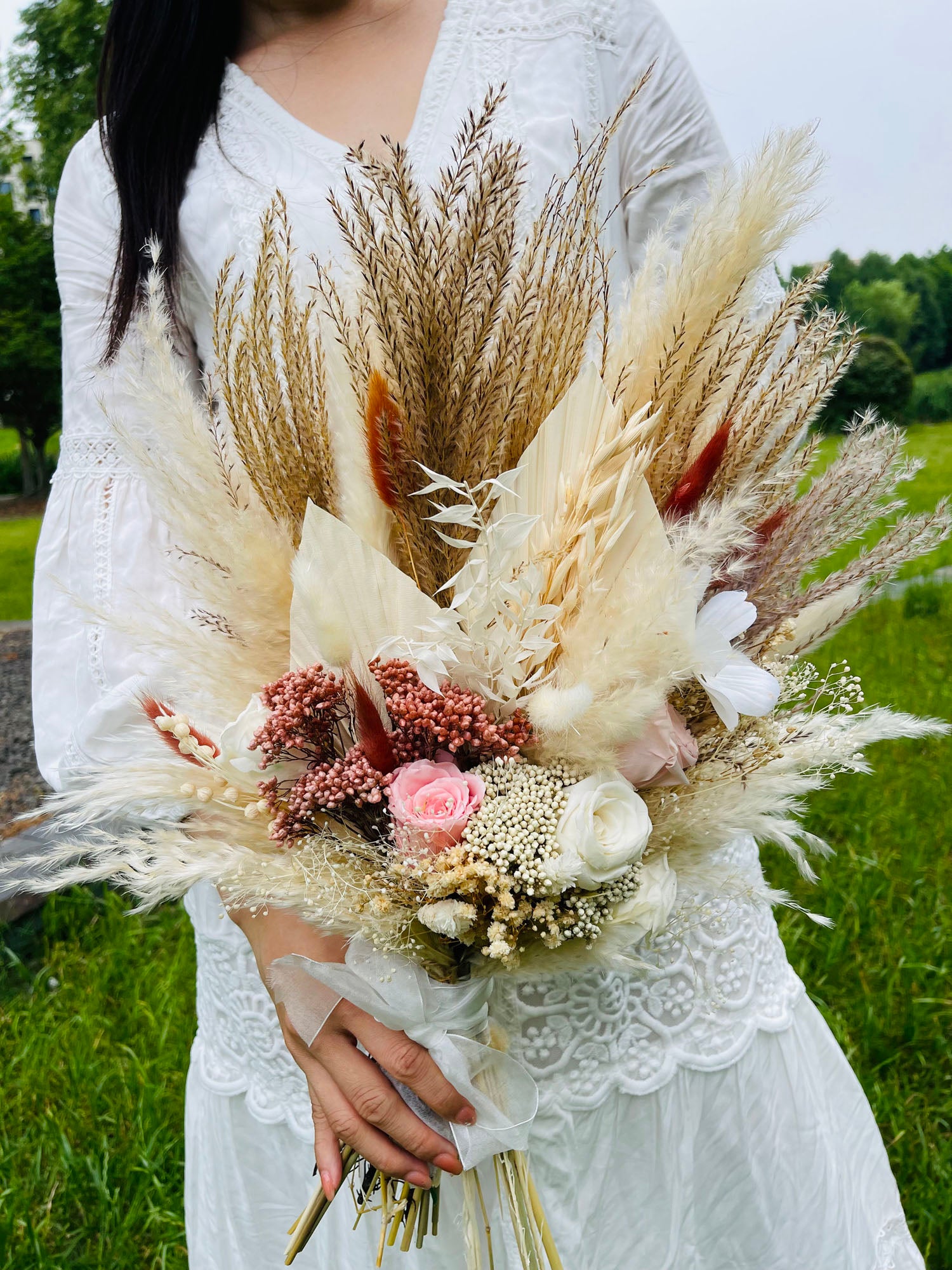 Pampas Grass and Dried Flower Decor for Weddings - Driedflowers Wholesale Pampas Factory Wedding Pampas Bouquets