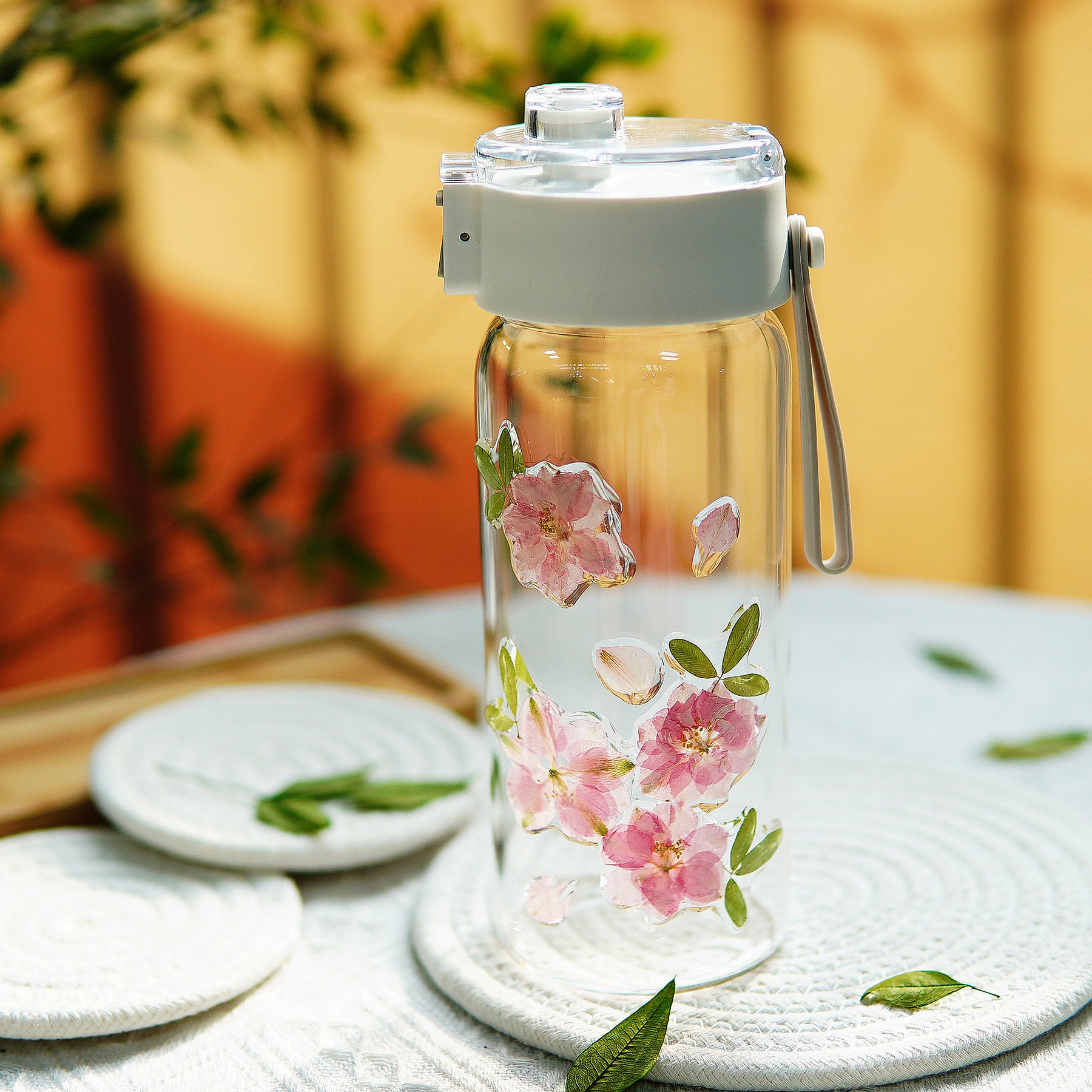 Glass Cup with Preserved Flowers, Lid & Straw