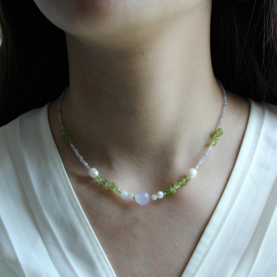 freshwater pearl olivine necklace. Real pearl necklace. Minimalist necklace. Bridal necklace. Gemstones necklace，handmade
