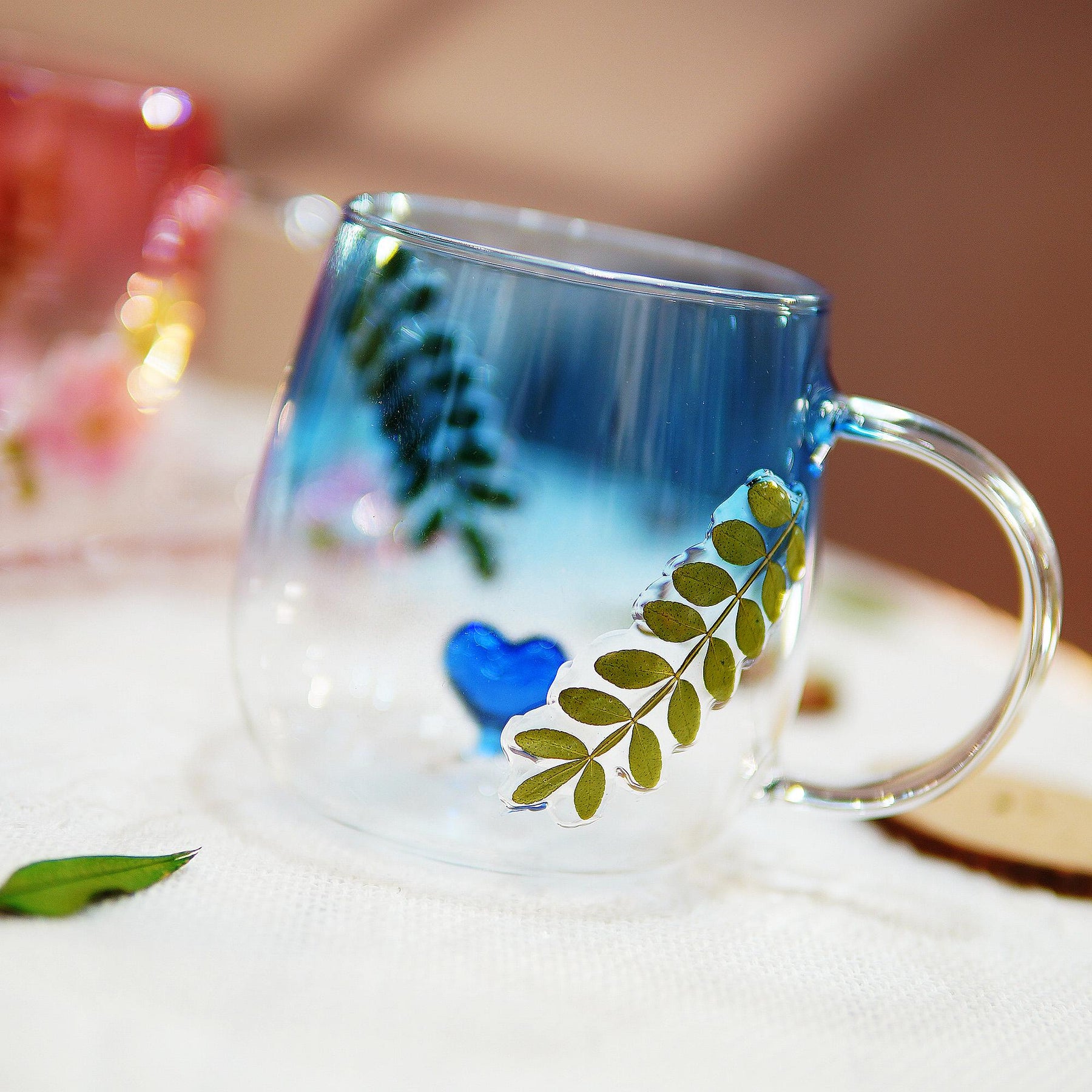 Handcrafted Pressed Flower Glass Mug – 400 ml Heat-Resistant Cup