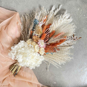Dried Flower Bouquet with Pampas Grass|Bride bouquet|dried flower|bridalflower|palm leaves bouquet