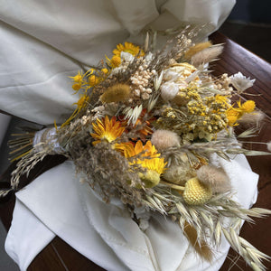Bouquet of dried flowers|yellow, pampas grass|weding decoration arrangements|wedding decoration