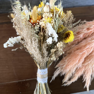 Bouquet of dried flowers|yellow, pampas grass|weding decoration arrangements|wedding decoration