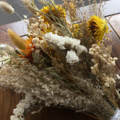 Bouquet of dried flowers|yellow, pampas grass|weding decoration arrangements|wedding decoration