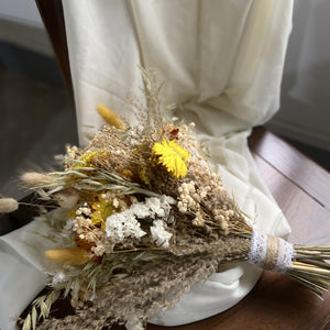Bouquet of dried flowers|yellow, pampas grass|weding decoration arrangements|wedding decoration