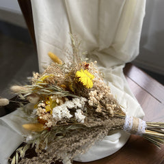 Bouquet of dried flowers|yellow, pampas grass|weding decoration arrangements|wedding decoration