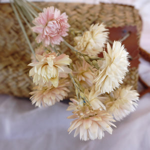 chrysanthemum head，Decorate with dried flowers, Bouquet of Dried flowers