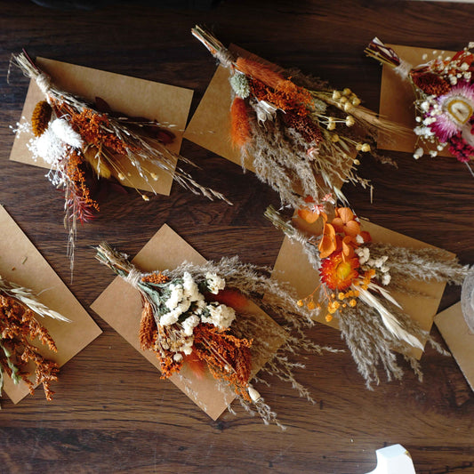 Mini Dried Flower Bouquet  decor Favor gift ,topper Tables